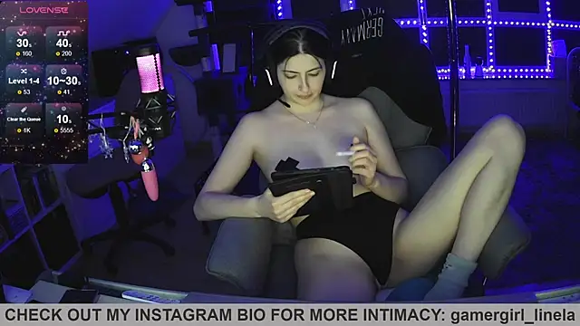 Snapshot of Gamergirl-Linela chatting on 06.10.26 Gamergirl-Linela online show from 06.10.26