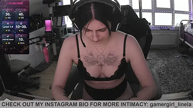 Snapshot of Gamergirl-Linela chatting on 06.19.26 Gamergirl-Linela online show from 06.19.26