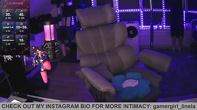 Snapshot of Gamergirl-Linela chatting on 06.19.26 Gamergirl-Linela online show from 06.19.26
