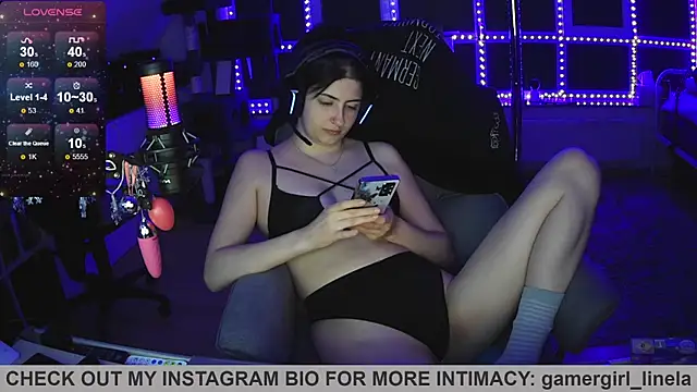 Snapshot of Gamergirl-Linela chatting on 07.21.26 Gamergirl-Linela online show from 07.21.26