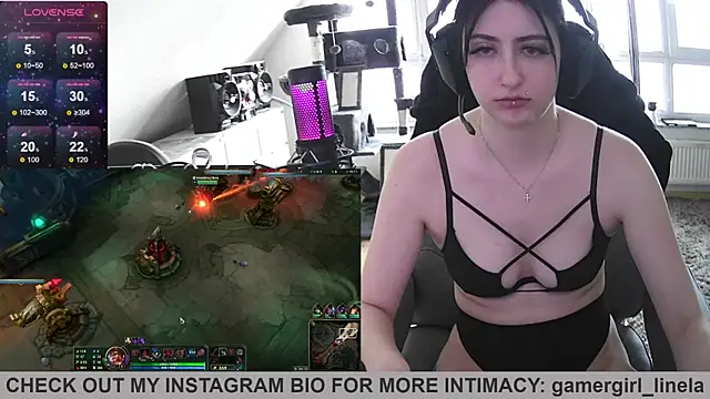Snapshot of Gamergirl-Linela chatting on 07.23.26 Gamergirl-Linela online show from 07.23.26