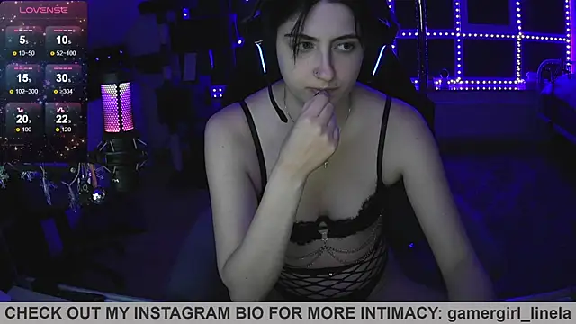Snapshot of Gamergirl-Linela chatting on 07.25.26 Gamergirl-Linela online show from 07.25.26