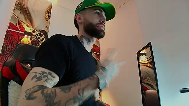 Luke davis01 online show from 12.04.25