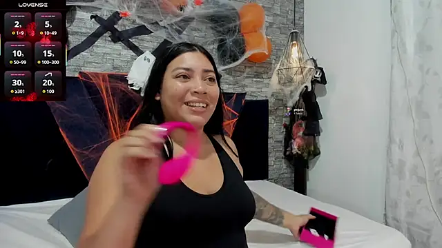 Sophia Brunett online show from 10.28.25