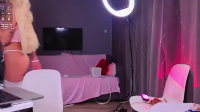 Nicole Hampton online show from 06.12.26