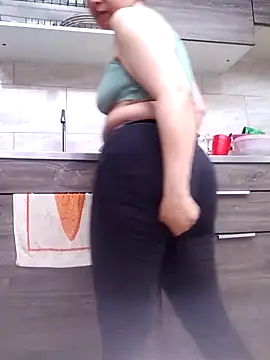 Saori Sann  online show from 03.02.25