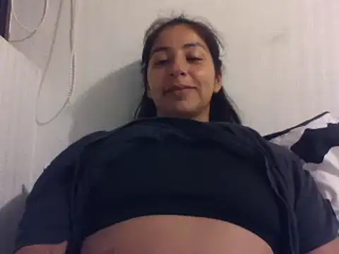 Snapshot of MaiPandora chatting on 02.11.25 MaiPandora online show from 02.11.25