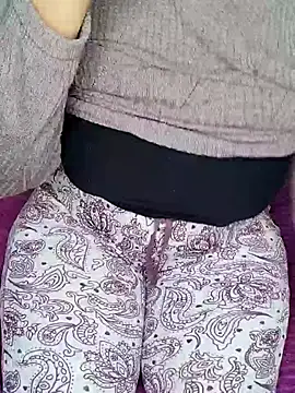 Snapshot of Malika-697 chatting on 02.13.26 Malika-697 online show from 02.13.26