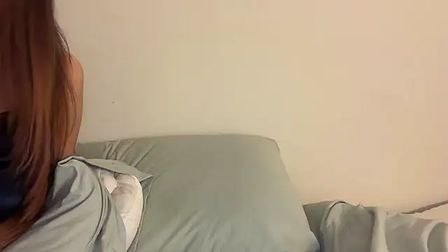 Snapshot of skyejde chatting on 09.19.25 skyejde online show from 09.19.25