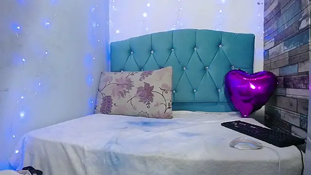 Snapshot of Tiana_Ebony18 chatting on 03.04.25 Tiana Ebony18 online show from 03.04.25