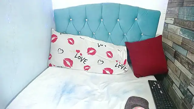 Snapshot of Tiana_Ebony18 chatting on 03.10.25 Tiana Ebony18 online show from 03.10.25