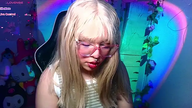 Snapshot of BunnyLilith_ chatting on 09.13.25 BunnyLilith online show from 09.13.25