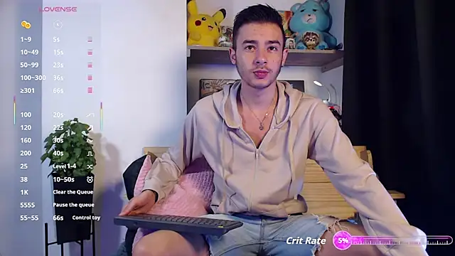 Snapshot of kyle_clint07 chatting on 10.05.25 kyle clint07 online show from 10.05.25