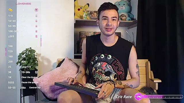 Snapshot of kyle_clint07 chatting on 10.10.25 kyle clint07 online show from 10.10.25