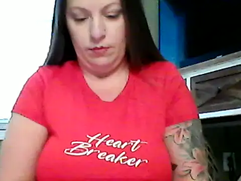 Snapshot of SashaSC3 chatting on 02.14.25 SashaSC3 online show from 02.14.25