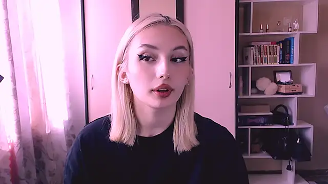 Snapshot of beauty_blonde chatting on 03.06.25 beauty blonde online show from 03.06.25