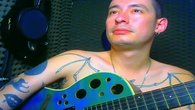 Snapshot of vampireathome chatting on 03.16.25 vampireathome online show from 03.16.25