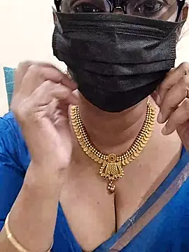 Snapshot of niiveditha chatting on 02.18.25 niiveditha online show from 02.18.25