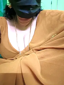 Snapshot of niiveditha chatting on 03.04.25 niiveditha online show from 03.04.25