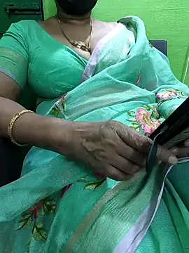 Snapshot of niiveditha chatting on 10.09.25 niiveditha online show from 10.09.25