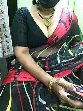 Snapshot of niiveditha chatting on 11.15.25 niiveditha online show from 11.15.25