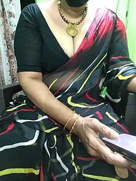 Snapshot of niiveditha chatting on 11.16.25 niiveditha online show from 11.16.25