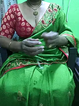 Snapshot of niiveditha chatting on 11.23.25 niiveditha online show from 11.23.25