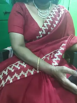 Snapshot of niiveditha chatting on 12.15.25 niiveditha online show from 12.15.25