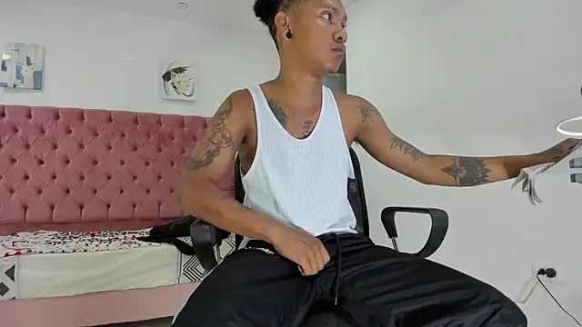 Snapshot of blackdirty420 chatting on 02.13.25 blackdirty420 online show from 02.13.25