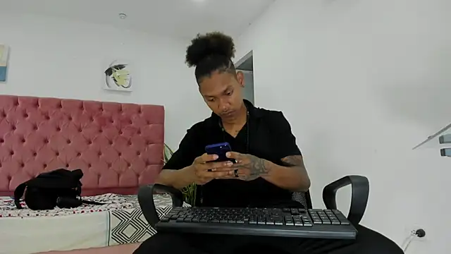 Snapshot of blackdirty420 chatting on 02.14.25 blackdirty420 online show from 02.14.25