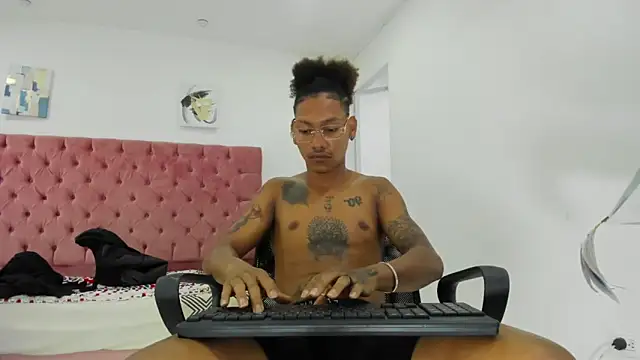 Snapshot of blackdirty420 chatting on 02.18.25 blackdirty420 online show from 02.18.25