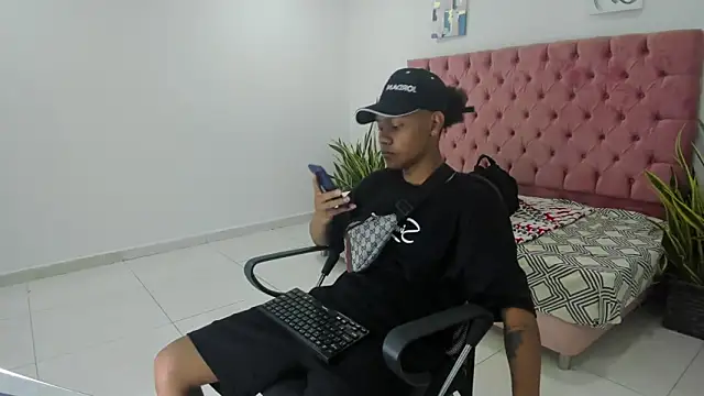 Snapshot of blackdirty420 chatting on 02.24.25 blackdirty420 online show from 02.24.25