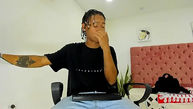 Snapshot of blackdirty420 chatting on 03.18.25 blackdirty420 online show from 03.18.25