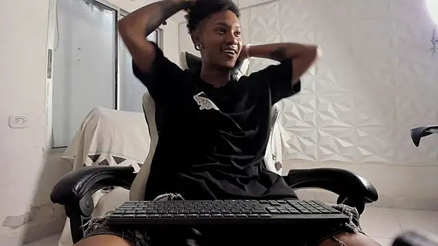 Snapshot of blackdirty420 chatting on 09.26.25 blackdirty420 online show from 09.26.25