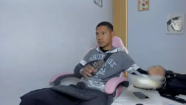 Snapshot of blackdirty420 chatting on 10.19.25 blackdirty420 online show from 10.19.25