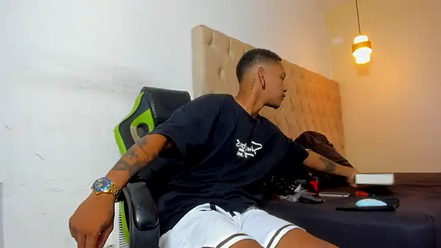 Snapshot of blackdirty420 chatting on 10.24.25 blackdirty420 online show from 10.24.25