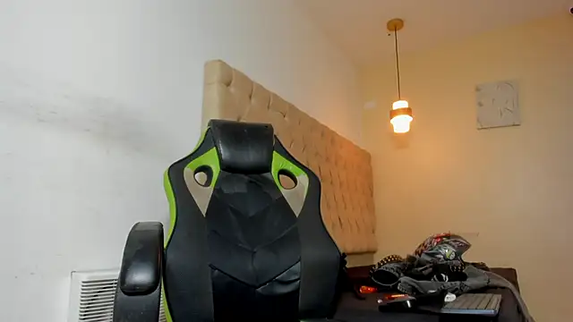 Snapshot of blackdirty420 chatting on 10.28.25 blackdirty420 online show from 10.28.25