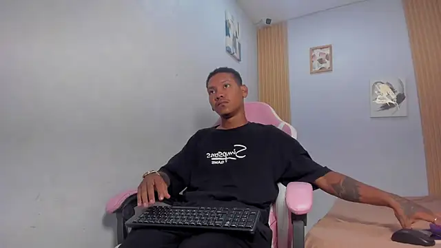 Snapshot of blackdirty420 chatting on 11.11.25 blackdirty420 online show from 11.11.25