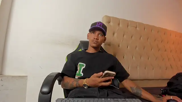 Snapshot of blackdirty420 chatting on 11.12.25 blackdirty420 online show from 11.12.25