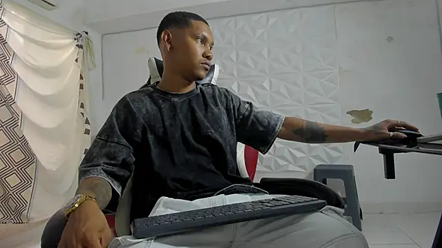 Snapshot of blackdirty420 chatting on 11.22.25 blackdirty420 online show from 11.22.25