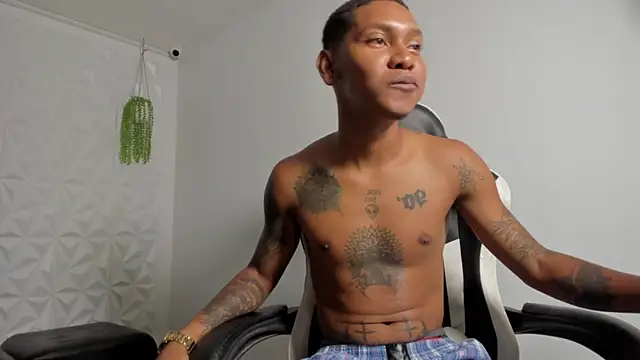 Snapshot of blackdirty420 chatting on 12.04.25 blackdirty420 online show from 12.04.25