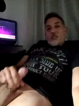 Snapshot of Sexyguycumming chatting on 03.13.25 Sexyguycumming online show from 03.13.25
