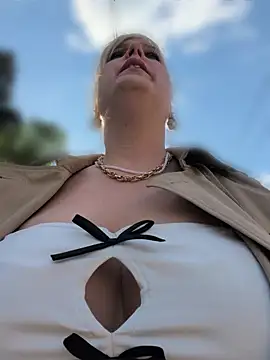 Sexybiene969 online show from 04.22.26