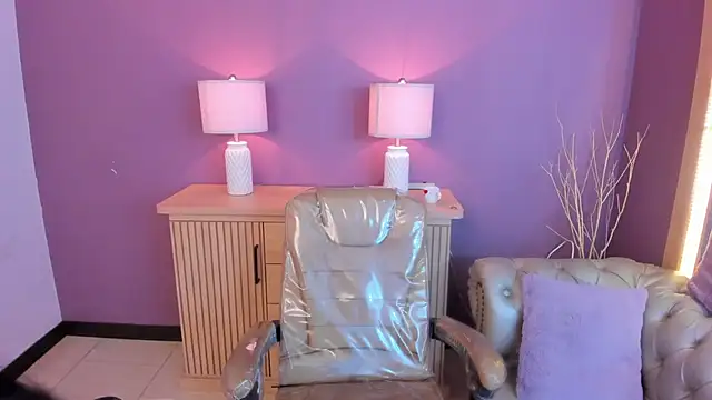 scarlet edwars online show from 03.10.25