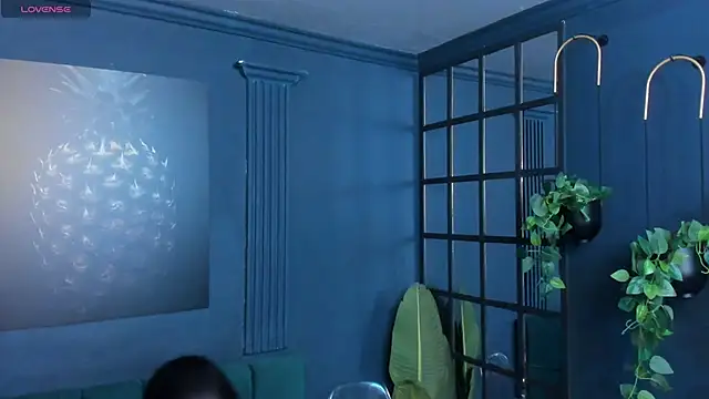 scarlet edwars online show from 09.20.25