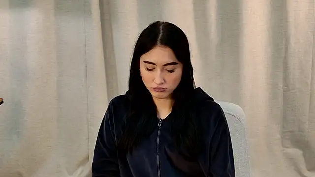 LynnaHandley online show from 02.07.25