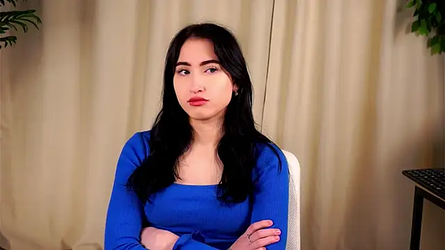 LynnaHandley online show from 02.10.25