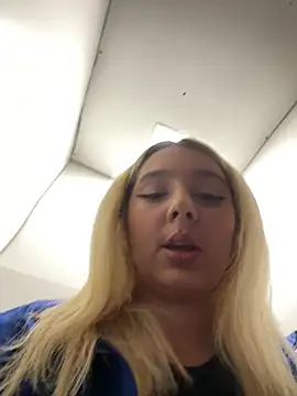 hotamanda01 online show from 12.13.25