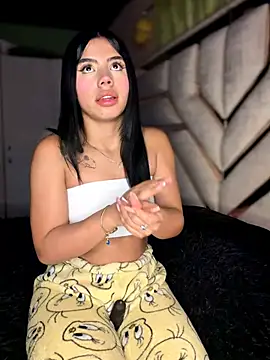 Laura-Khalifa online show from 05.08.26