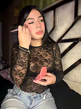 Laura-Khalifa online show from 07.30.26